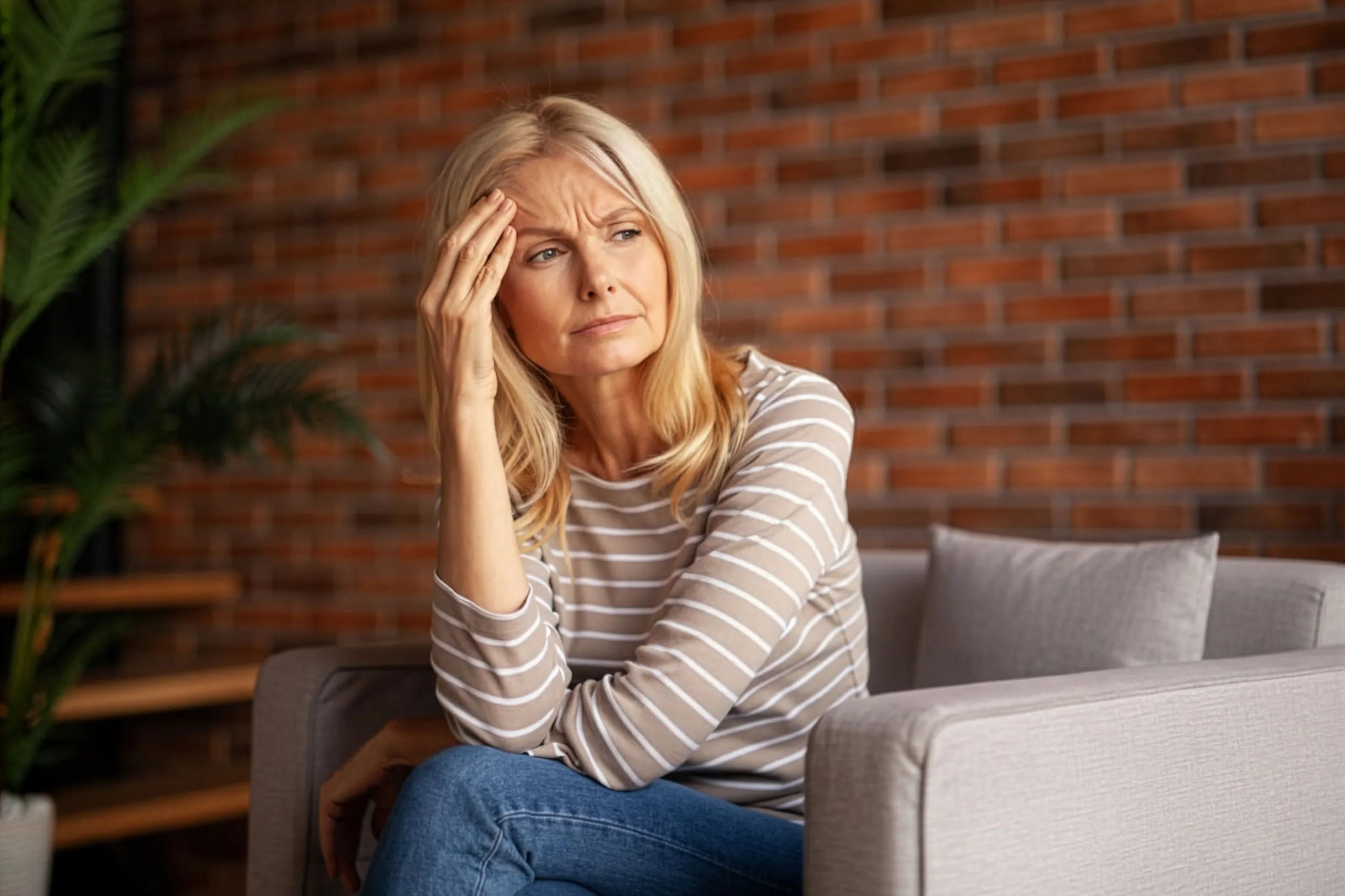 Vergesslichkeit in den Wechseljahren: Ursachen, Symptome, Tipps